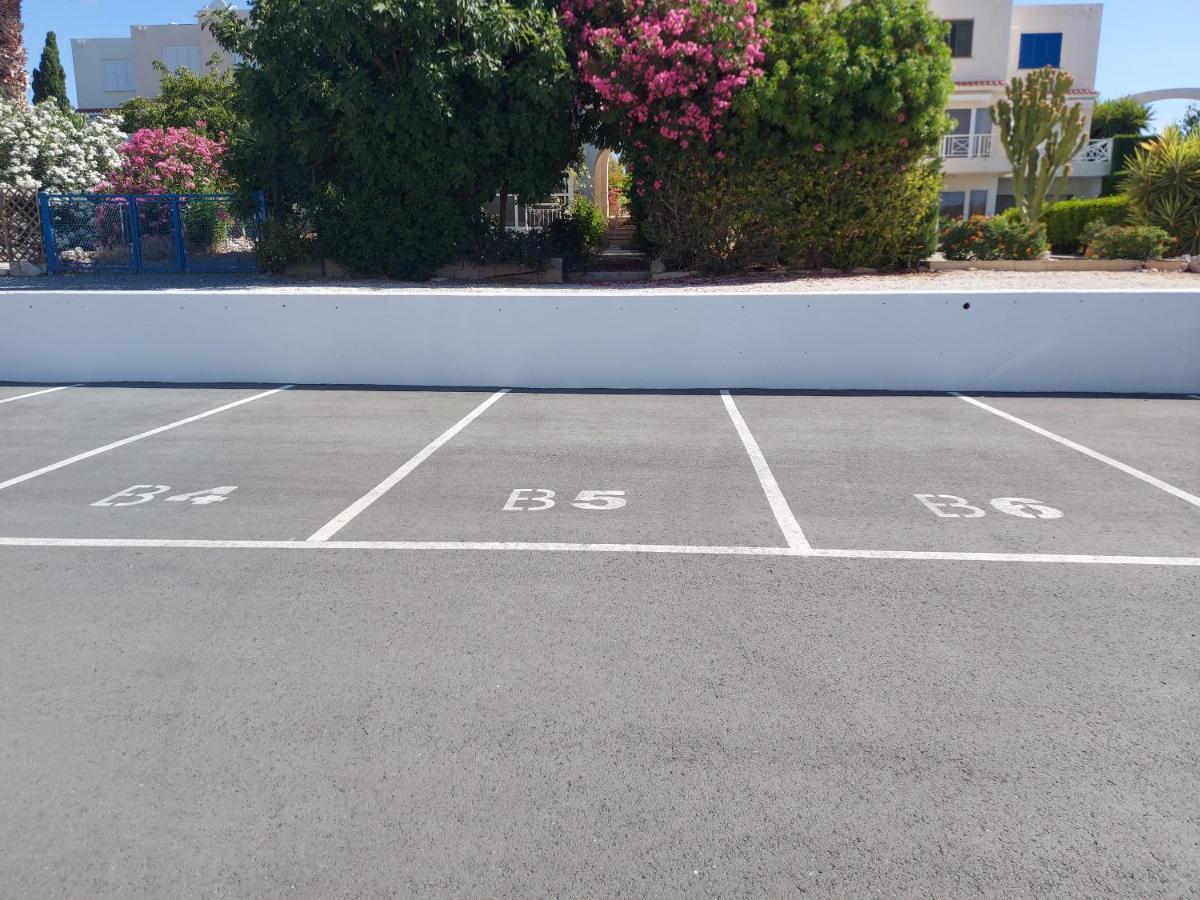 Coral Bay Suite Cyprus ภายนอก รูปภาพ