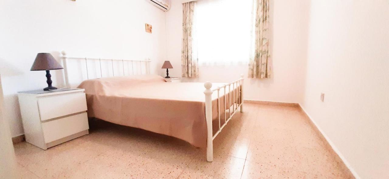 Coral Bay Suite Cyprus ภายนอก รูปภาพ